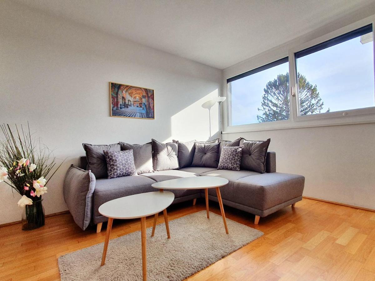 Apartment Near Lake Stylish & Fully Furnished