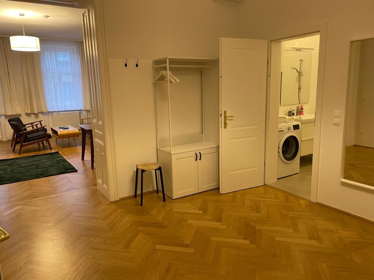 Altbau Traum Mit Klimaanlage Im Zentrum, Ruhelage Apartment *