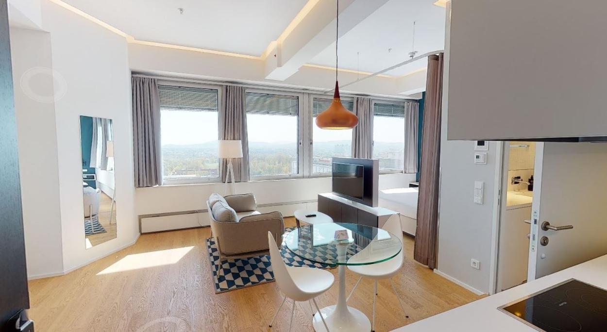Key Residences * Viena