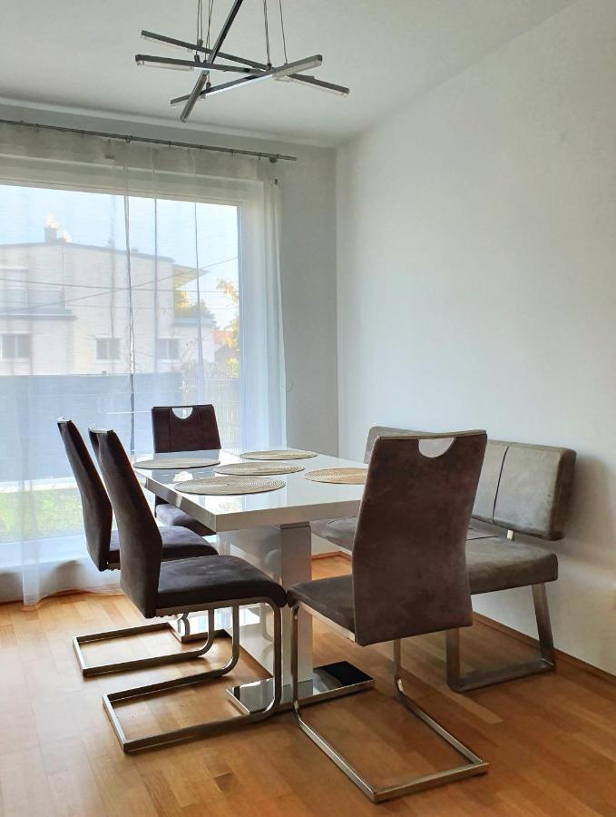 Near Lake Spacious & Furnished Beautiful * Viena