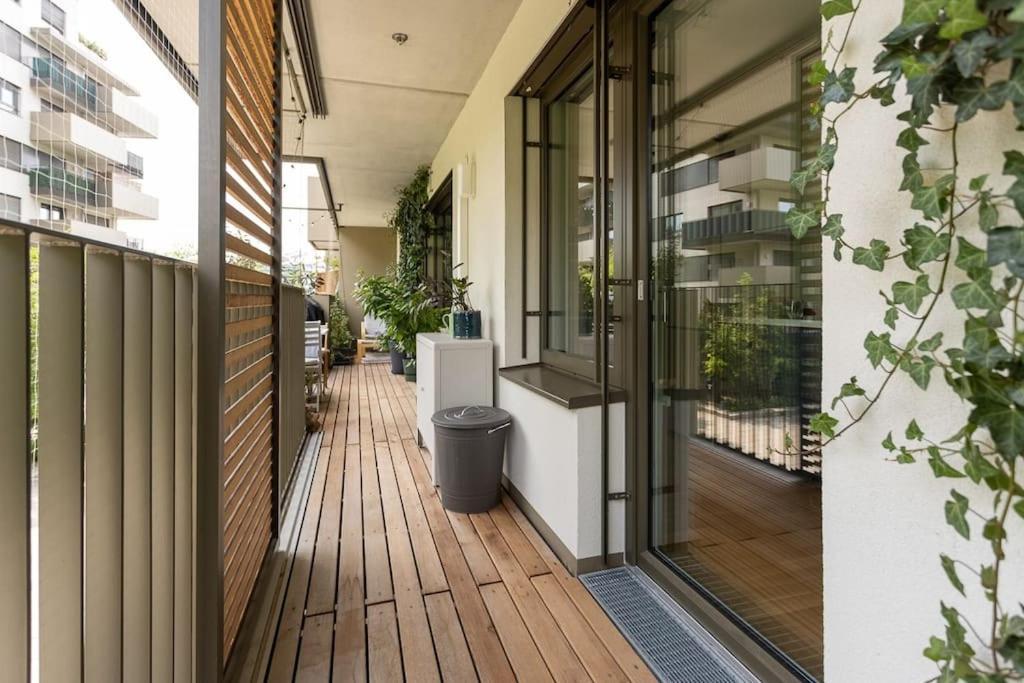 Dream - And Quiet With Ac And Free Parking Garage Apartment