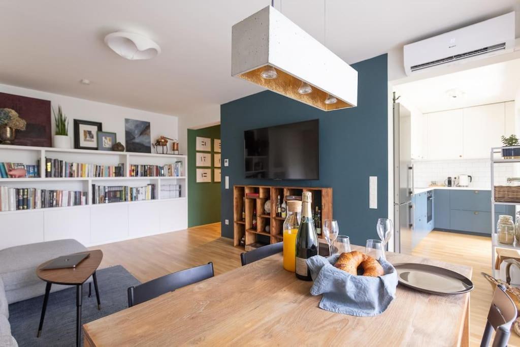 Dream - And Quiet With Ac And Free Parking Garage