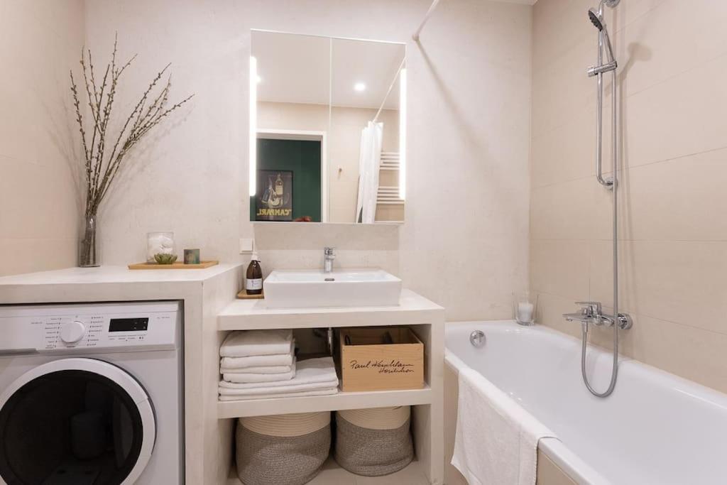 Dream - And Quiet With Ac And Free Parking Garage *