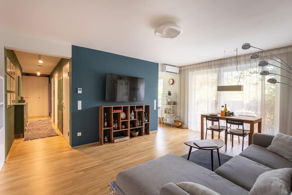 Dream - And Quiet With Ac And Free Parking Garage *