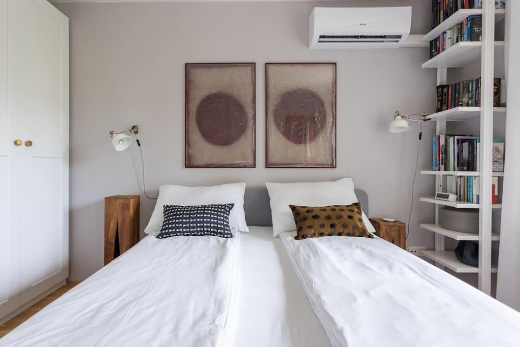 Apartment Dream - And Quiet With Ac And Free Parking Garage