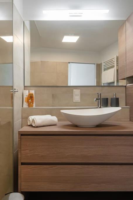 Apartment Gruene Und Zentrale Ruhelage Im Neubau Mit Balkon Wien