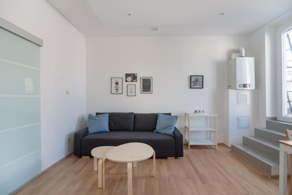 Apartment Grosse Terrasse, Klimaanlage Und U-bahn Naehe