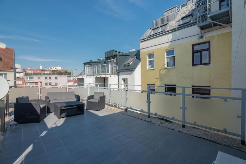 Grosse Terrasse, Klimaanlage Und U-bahn Naehe * Vienna