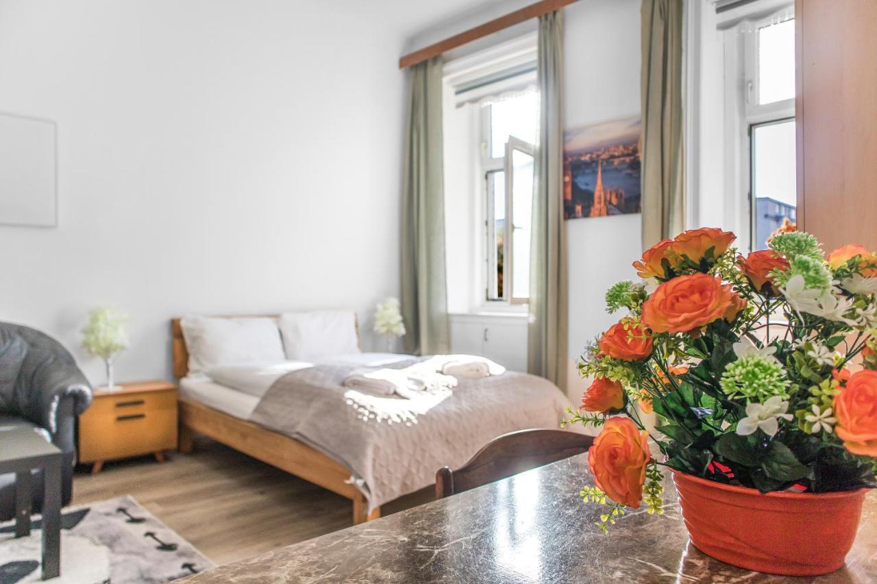 Apartment Cozy 1br Apt. Near Millenium Tower & Danube River