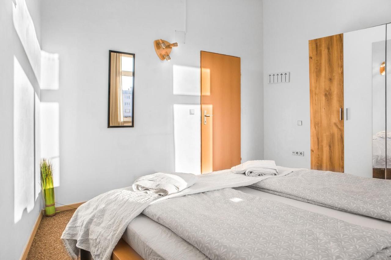 Appartamento Superb 2br Apt. Very Spacious Near Millenium Tower