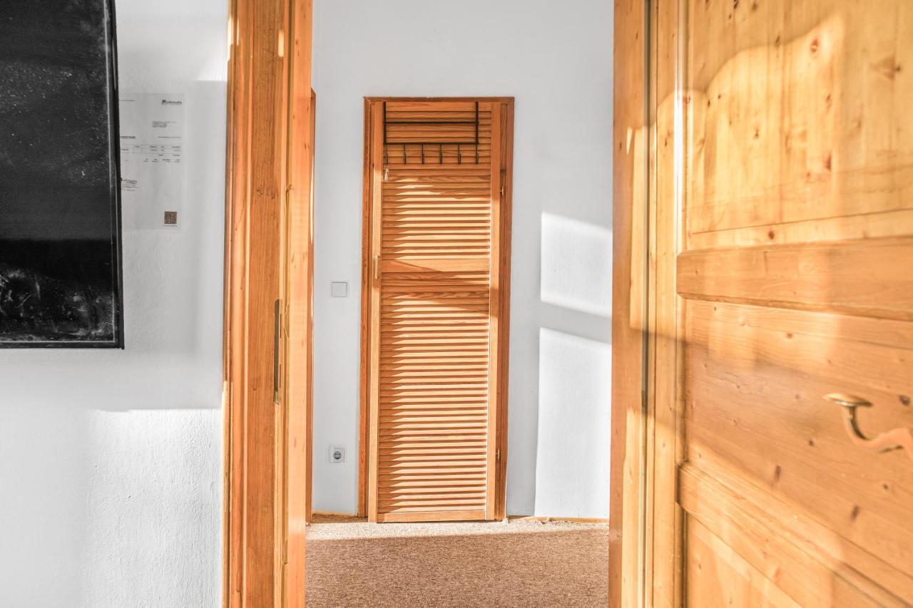 Superb 2br Apt. Very Spacious Near Millenium Tower *