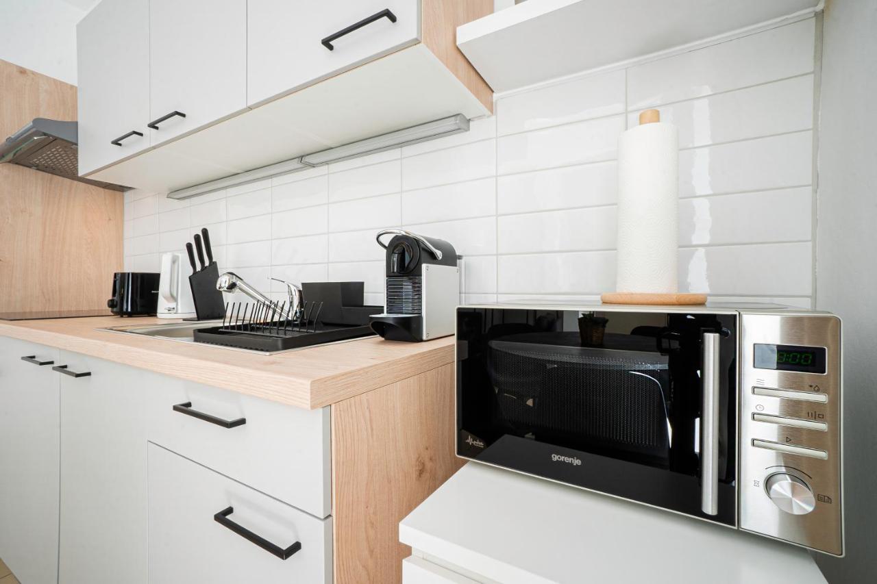 Chic Newly-renovated Steps From Subway In Vienna's Hernals District Apartment Vienna