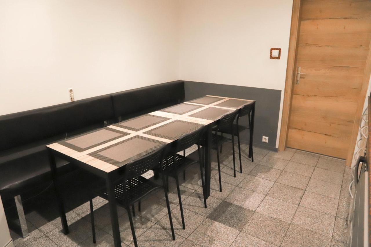 «go West» Guest Hostel *