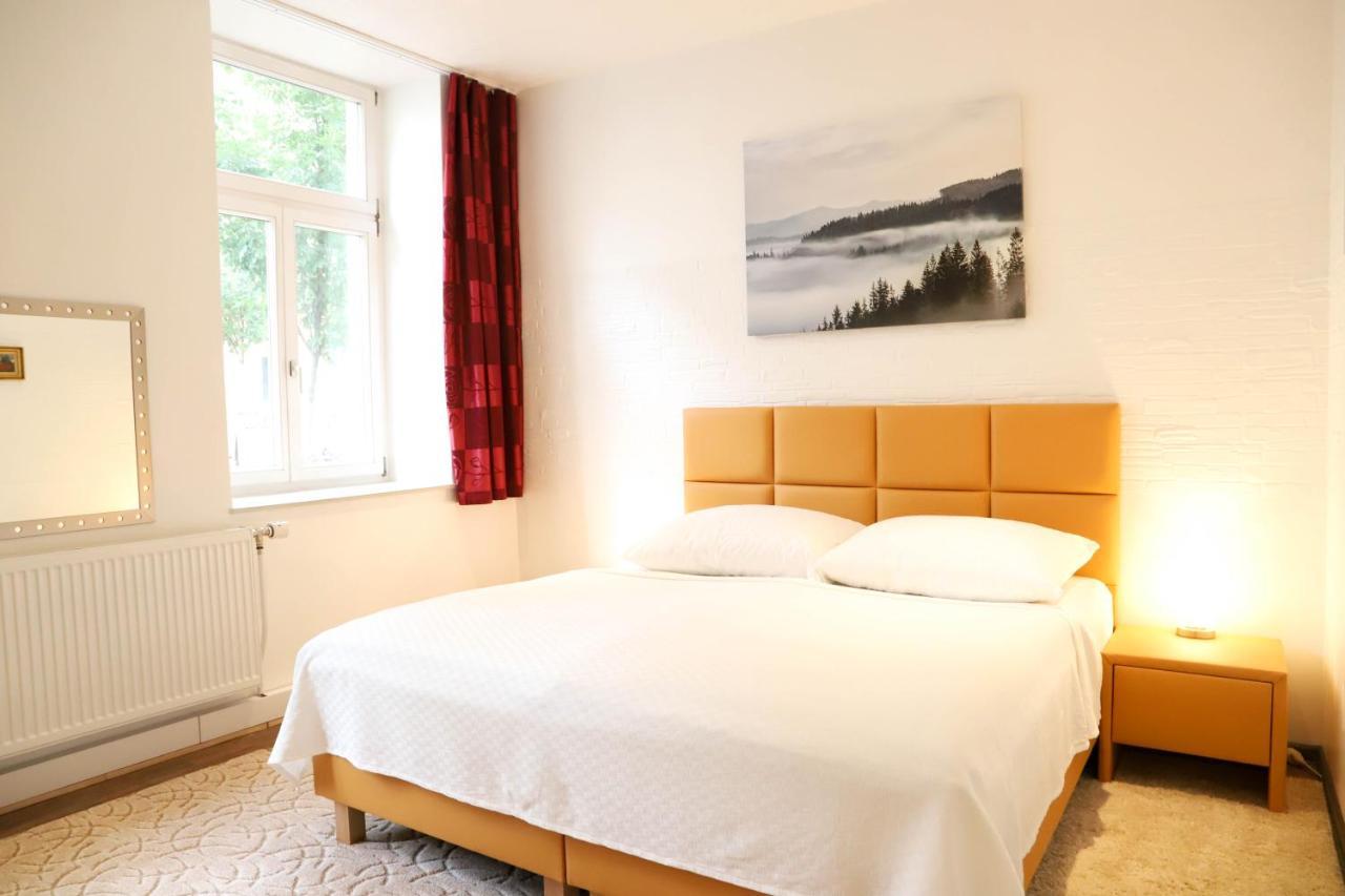 Hostel «go West» Guest *