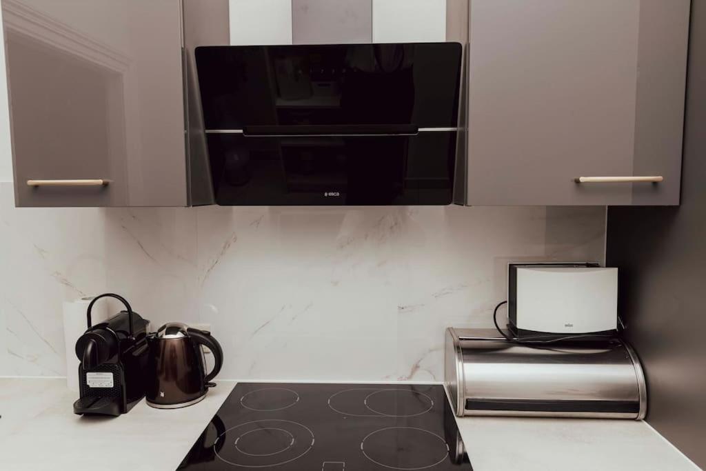 Modern Stylish Comfortable 2 Bedroom Apartment