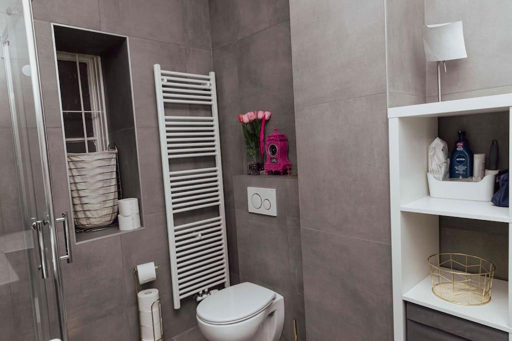 Modern Stylish Comfortable 2 Bedroom Vienna