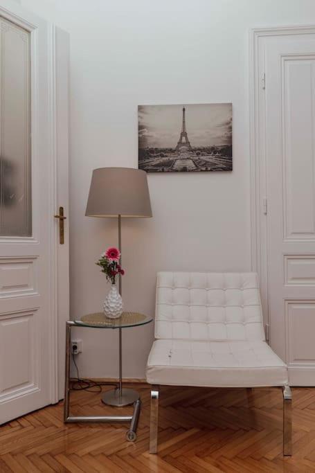 Modern Stylish Comfortable 2 Bedroom Apartment Wien