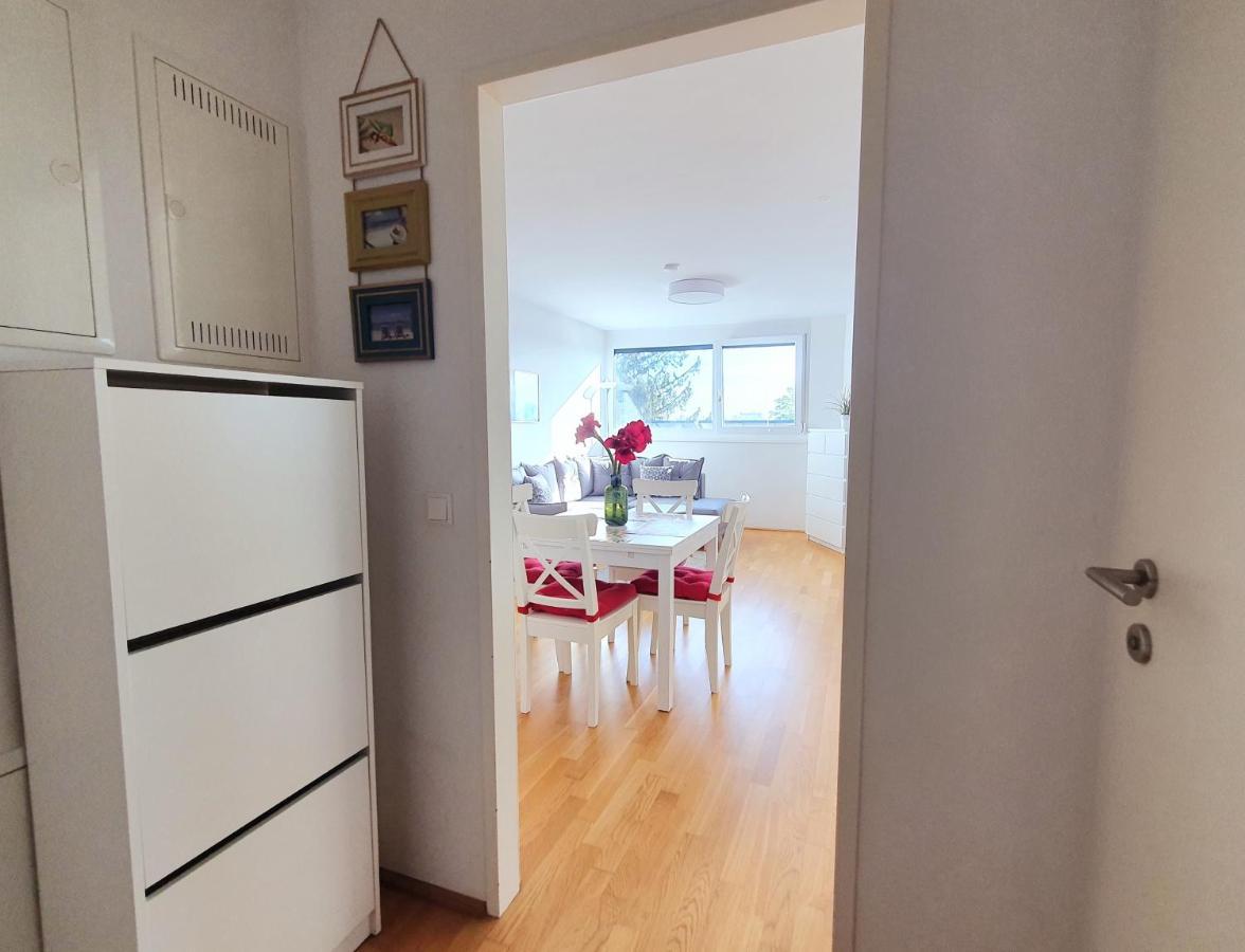 Apartment Near Lake Stylish & Fully Furnished