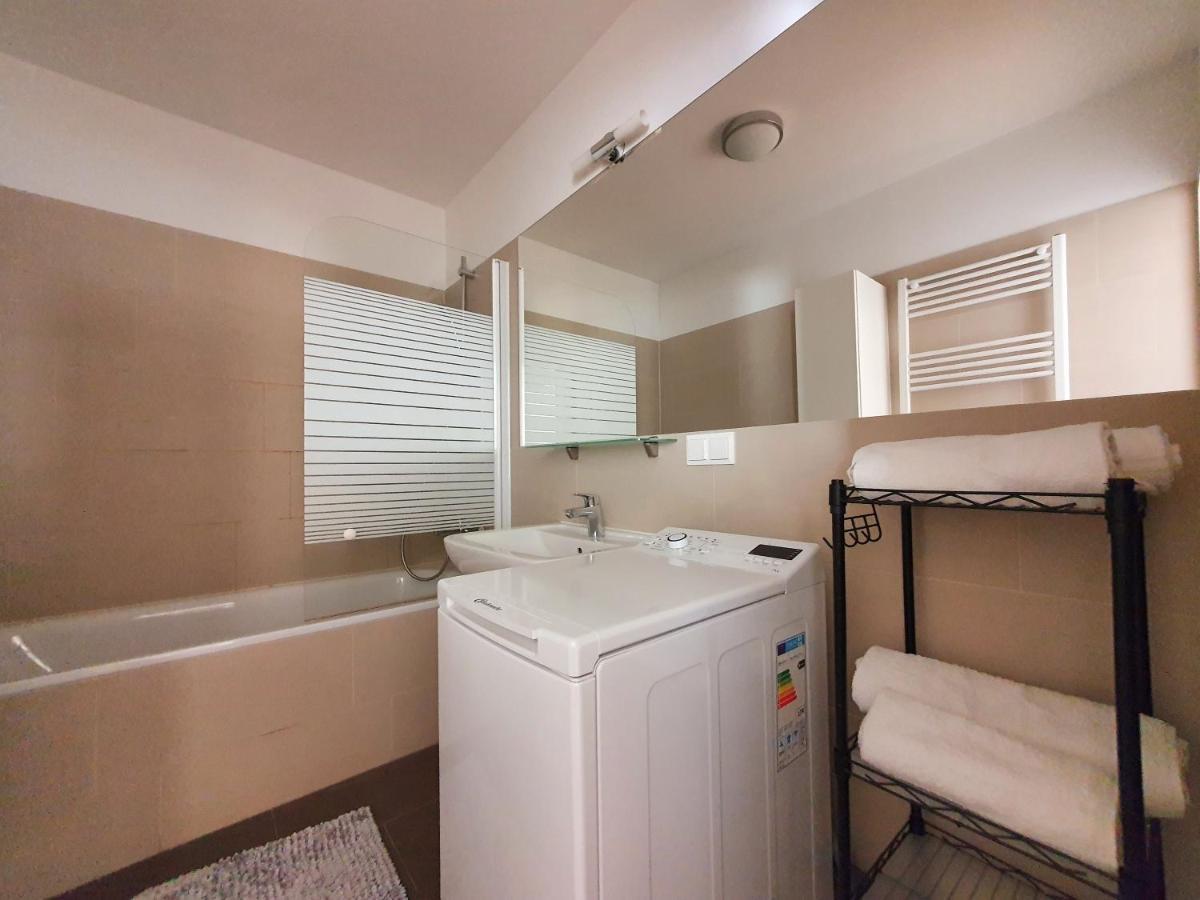 Apartment Near Lake Stylish & Fully Furnished *