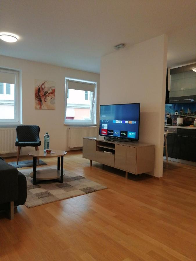 Tesla Apartment *