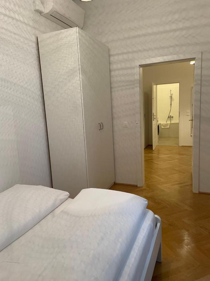 Altbau Traum Mit Klimaanlage Im Zentrum, Ruhelage Apartment
