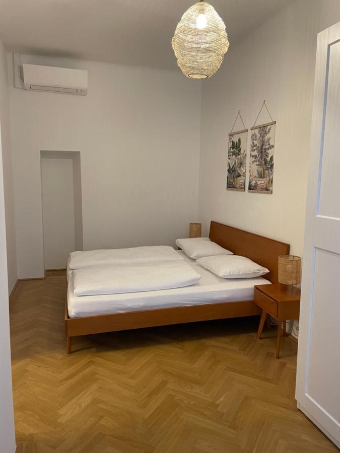 Altbau Traum Mit Klimaanlage Im Zentrum, Ruhelage Apartment