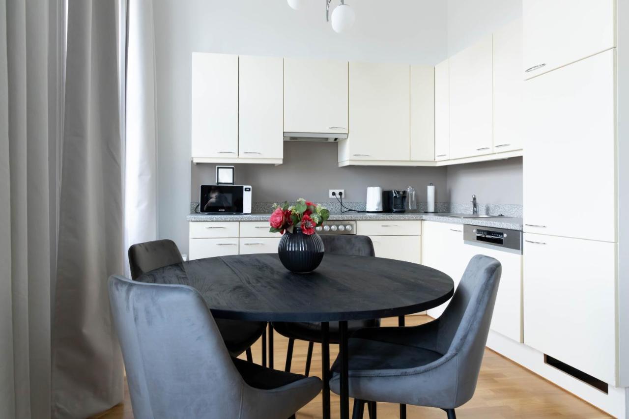 Franz 25 - Typical Viennese In The Heart Of