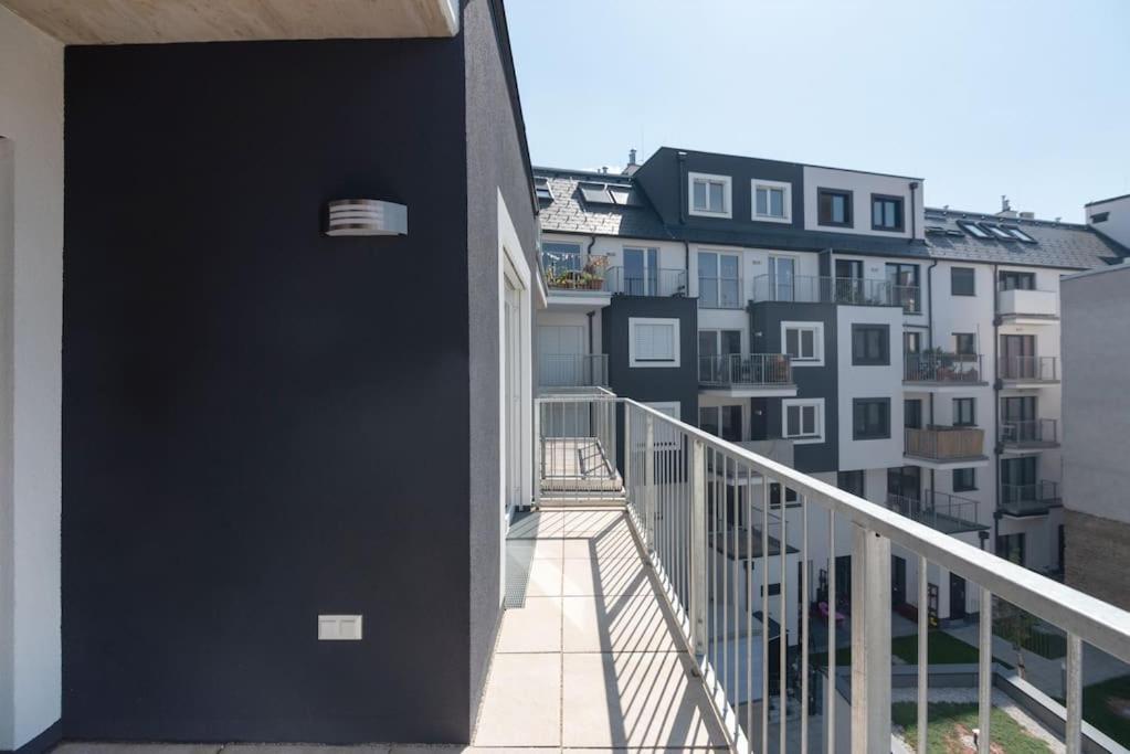 Neu Und Hell In Zentraler Ruhelage Mit Parkplatz Apartment