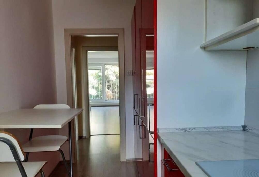 Modern And Light 2-room Apartamento