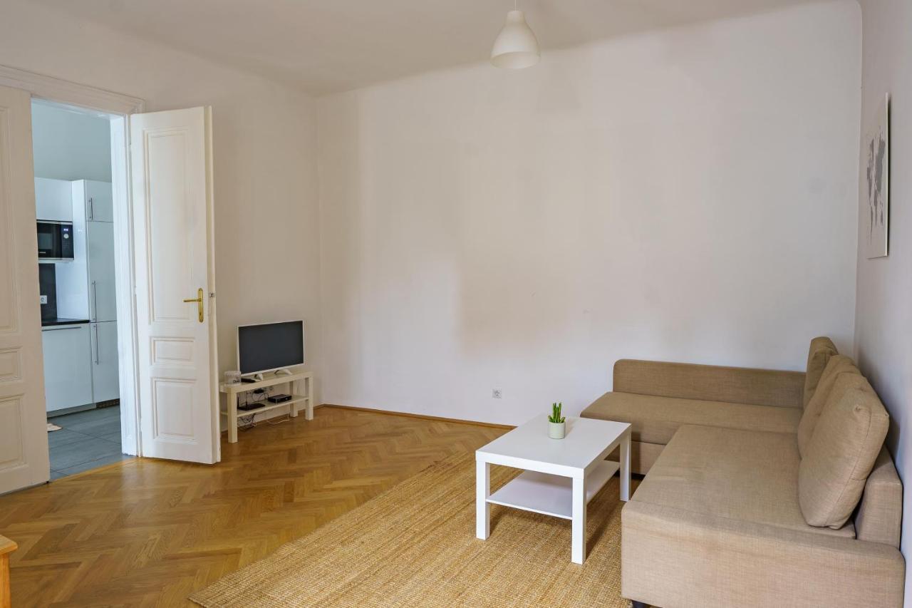 Central Living - Schoenbrunn Apartment