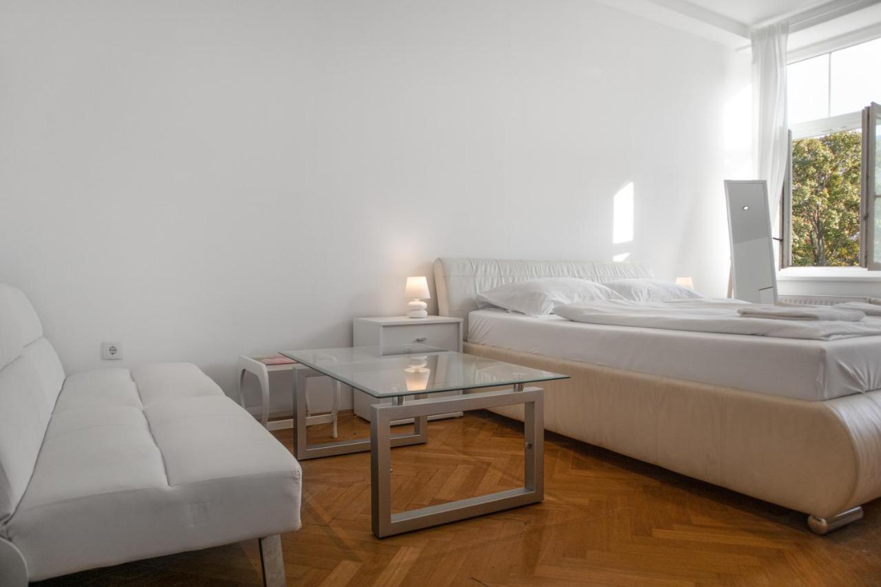 Superb 7br Shared Apartment- Near Hauptbahnhof Apartment *