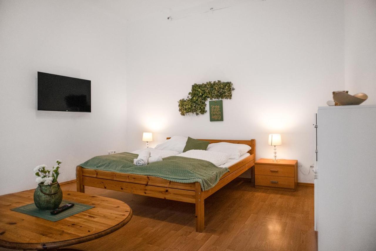 Elegant 2br - Near Bahnhof Meidling Apartment Vienna