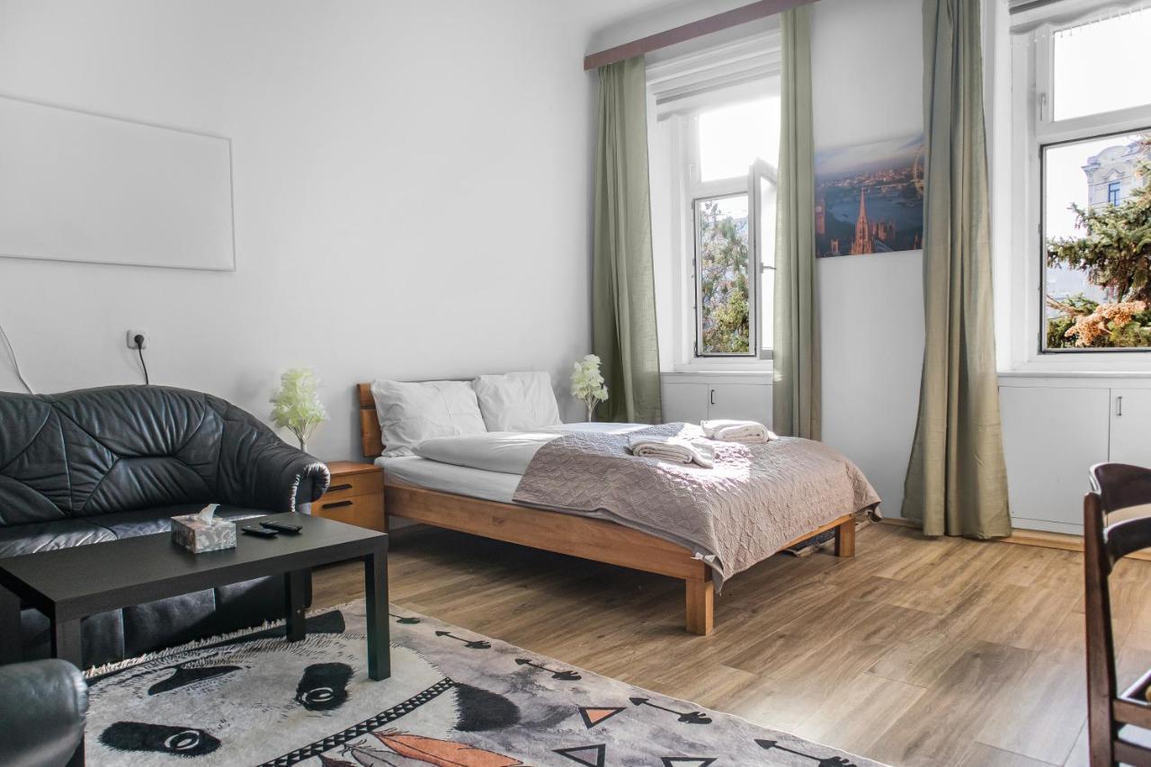 Cozy 1br Apt. Near Millenium Tower & Danube River Apartment
