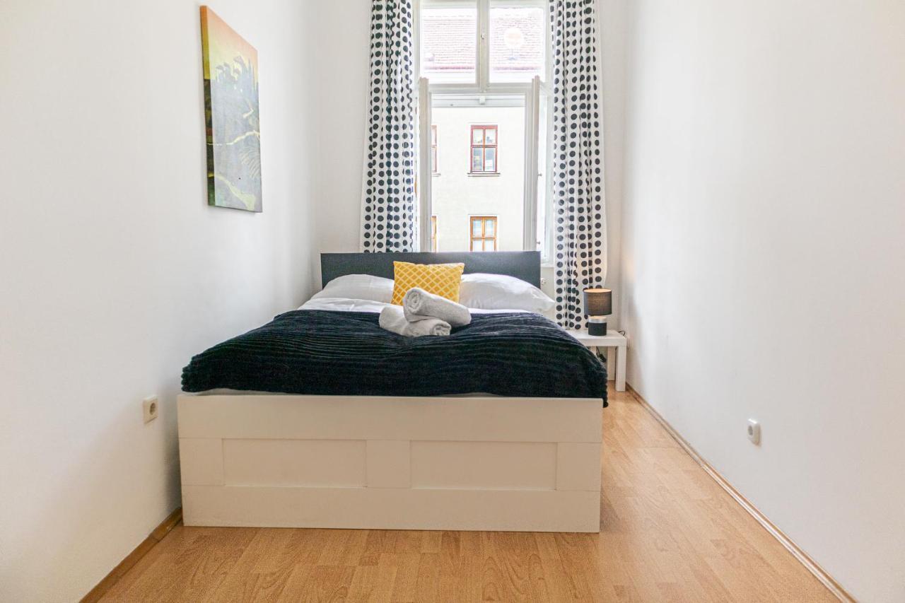 Apartment Typical 2br Viennese Wiener Stadthalle *