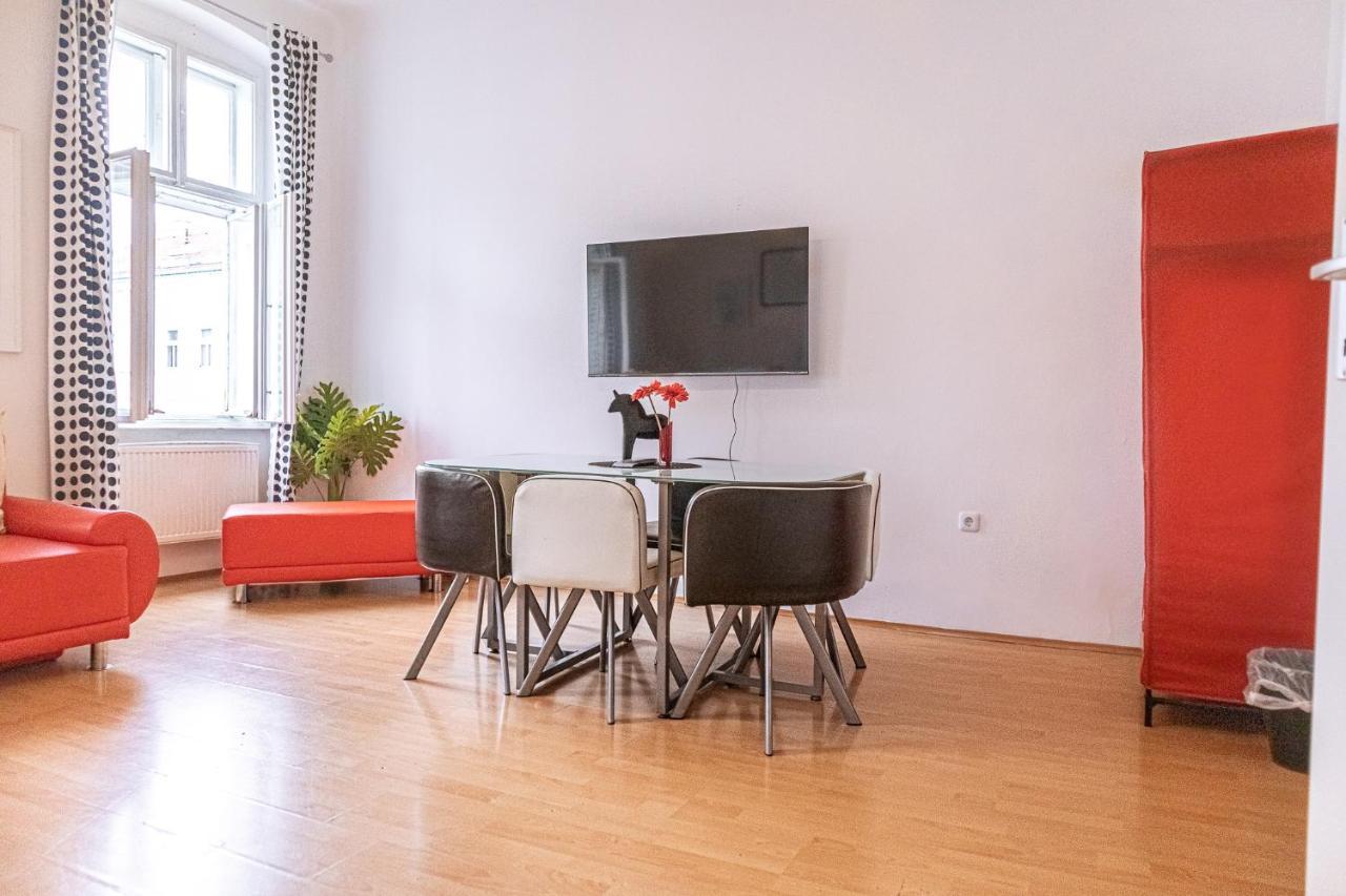Typical 2br Viennese Wiener Stadthalle Apartment