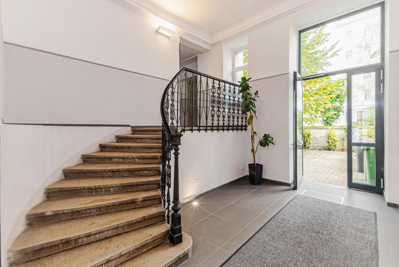 Apartment Elegant 2br Apt.- Suitable For Longstays