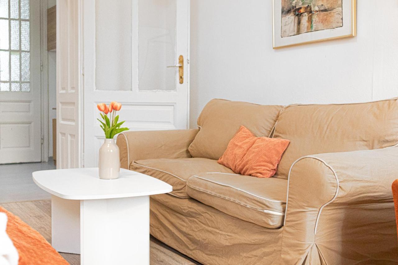 Gorgeous 2br Apt. Located And Spacious Appartamento