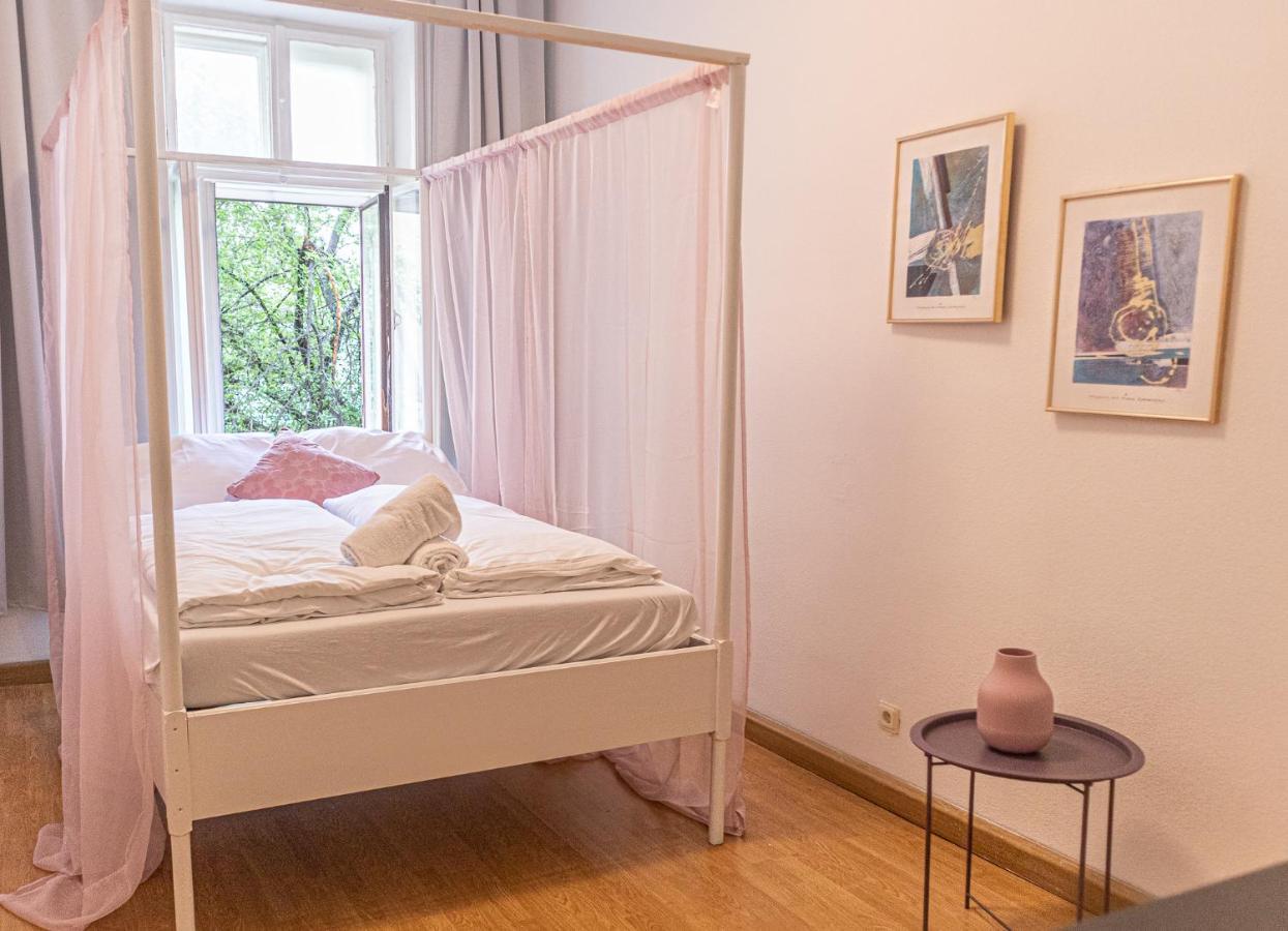 Gorgeous 2br Apt. Located And Spacious Appartamento