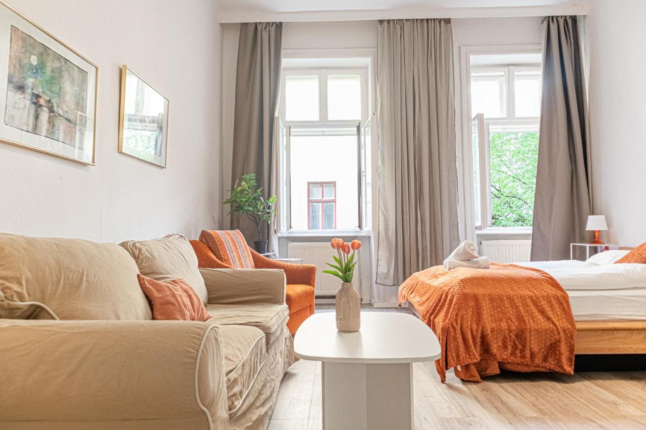 Gorgeous 2br Apt. Located And Spacious