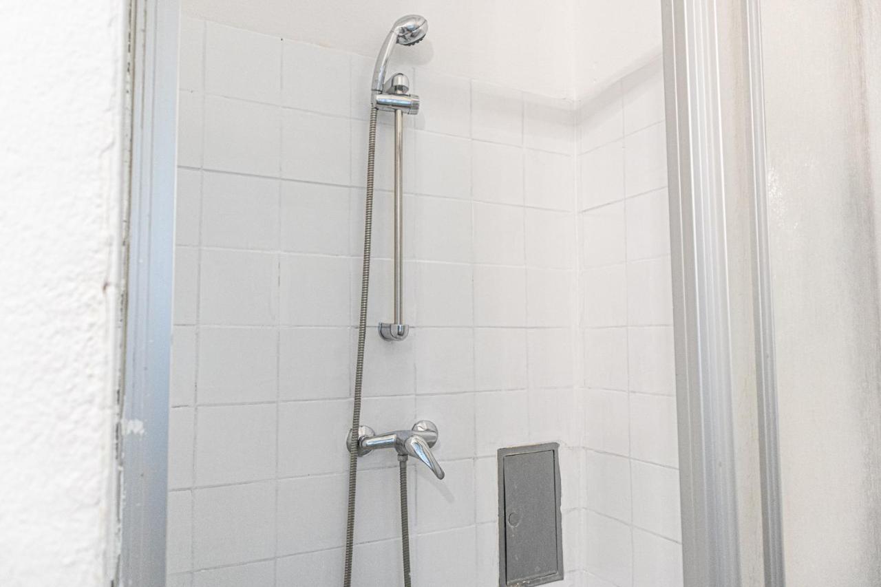 Gorgeous 2br Apt. Located And Spacious *
