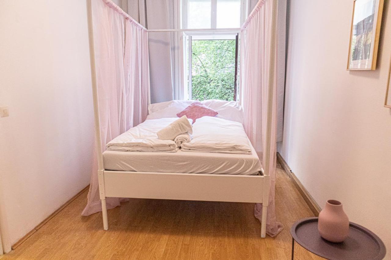 Gorgeous 2br Apt. Located And Spacious Appartamento