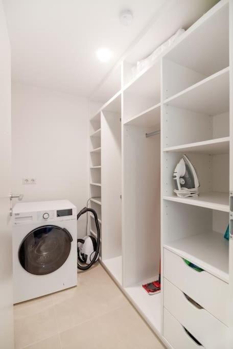 Neu Und Hell In Zentraler Ruhelage Mit Parkplatz Apartment