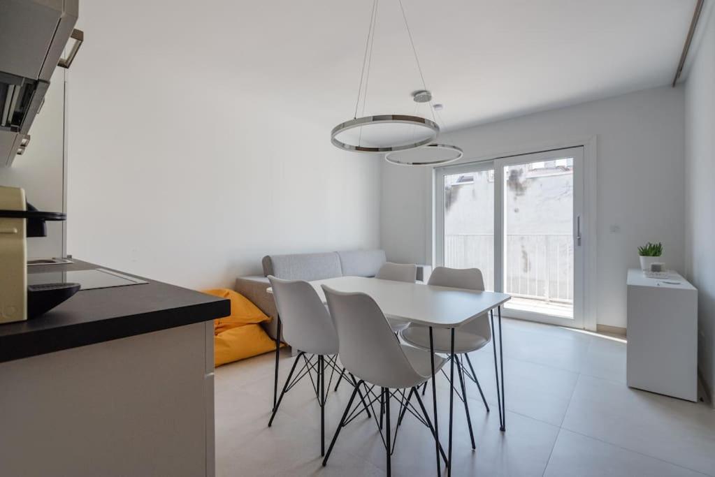 Apartment Neu Und Hell In Zentraler Ruhelage Mit Parkplatz *