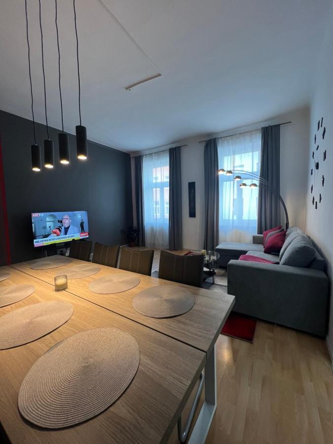 Spacious & Deluxe Big Near Prater Apartment Vienna