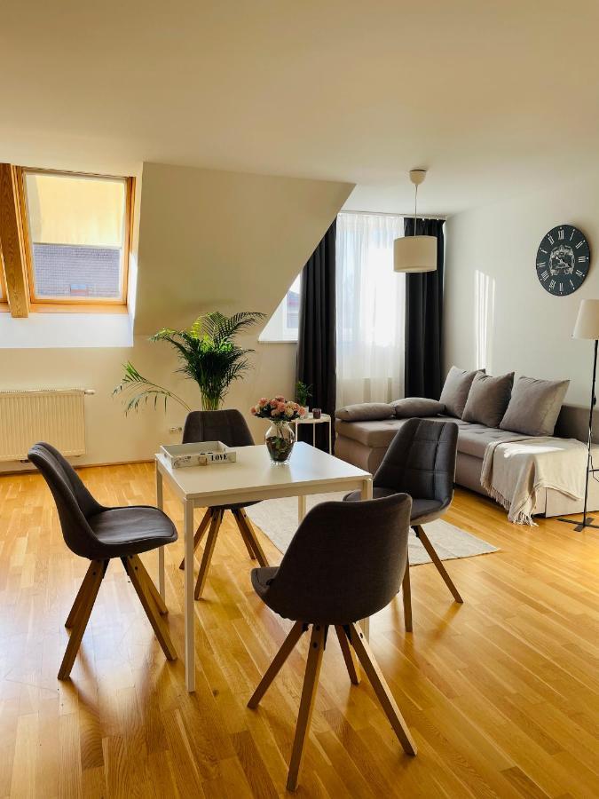 Apartment Vic