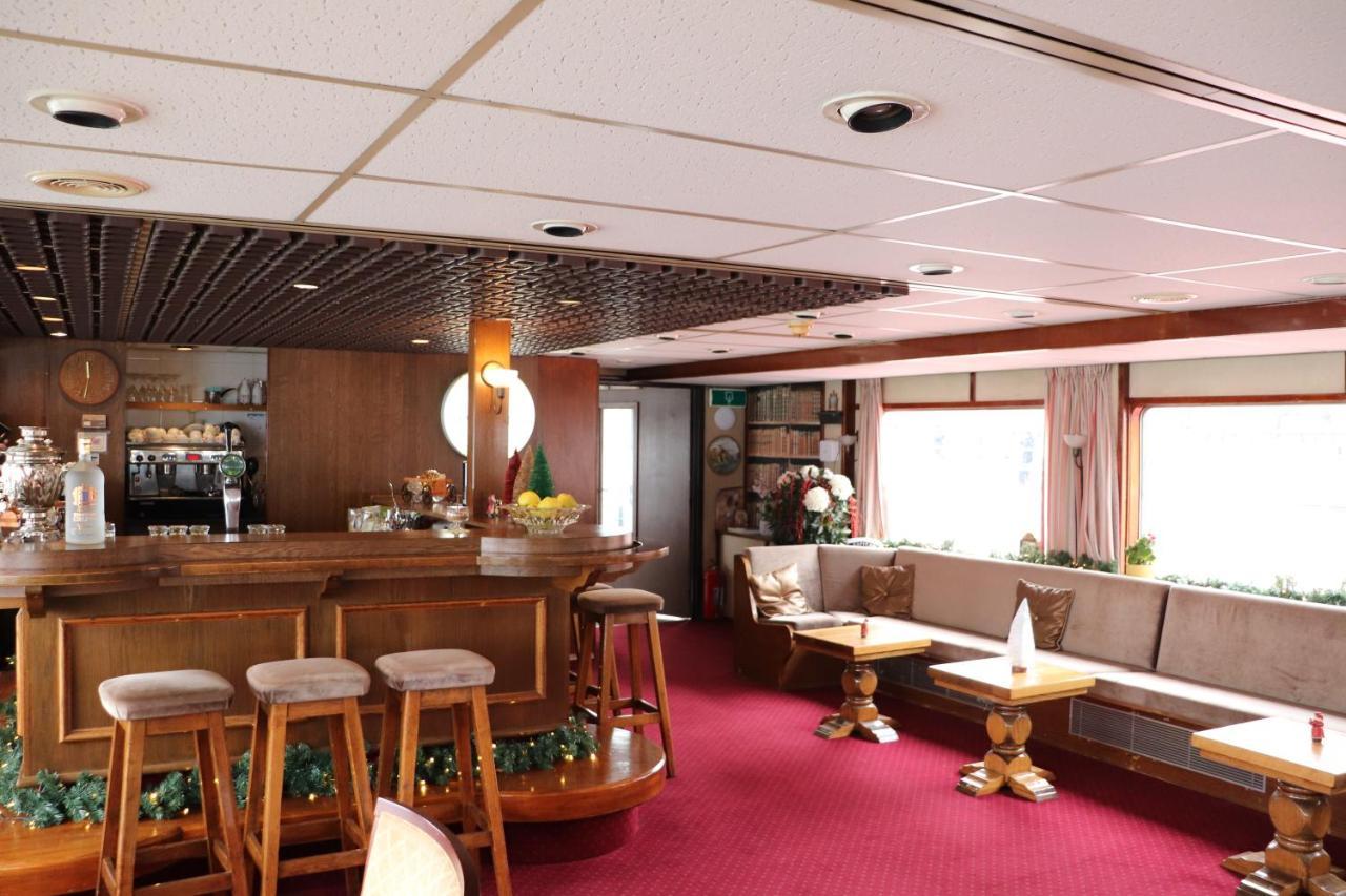 Ms Diana - Cruises Botel