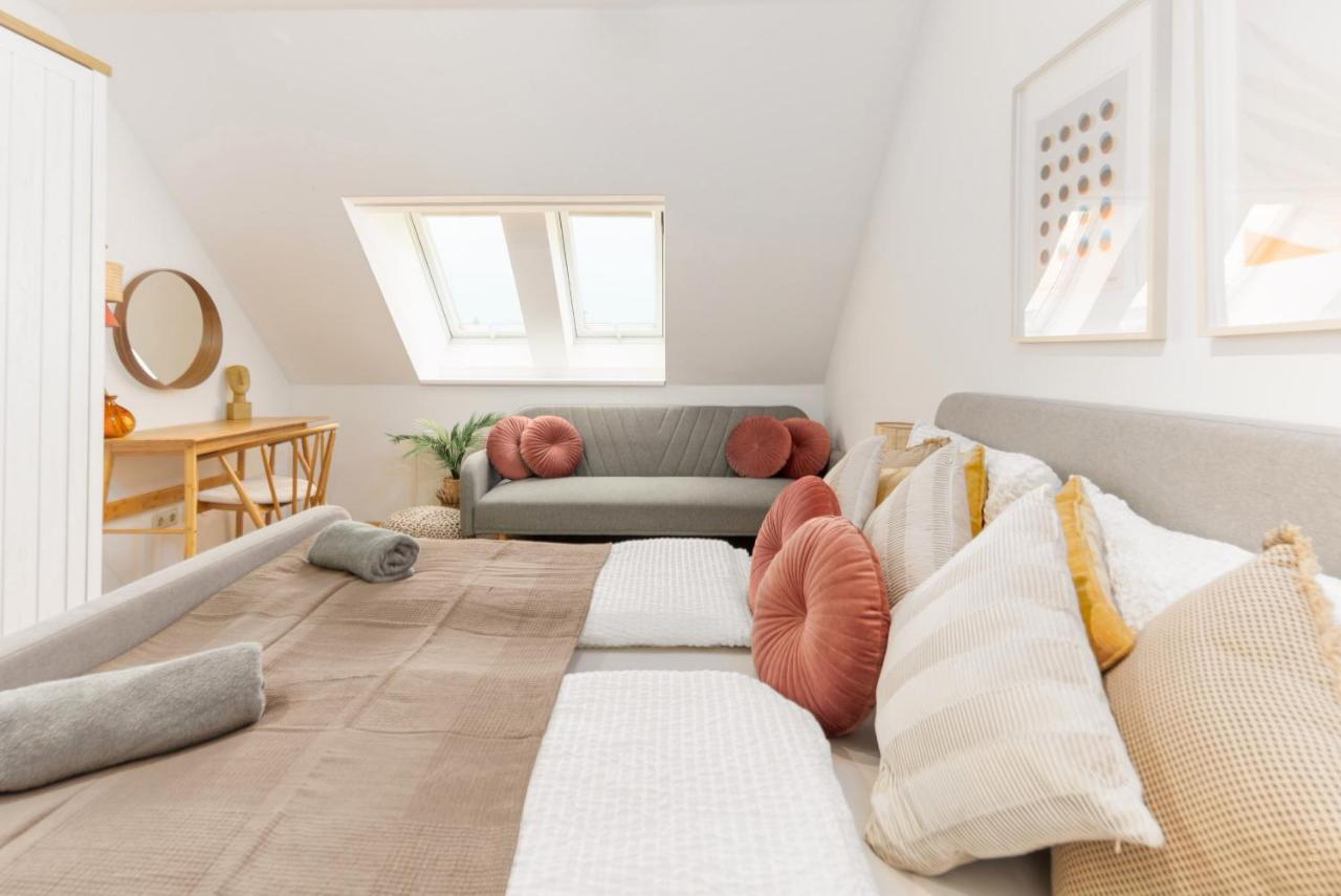 Apartment Penthouse, 3 Separate Bedrooms, 2 Min To U6 Nussdorfer Strasse