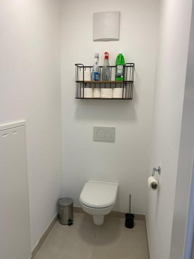Luxurious With Big Balcony Near Center Apartment