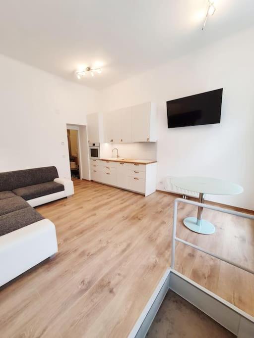 Urbanes In *