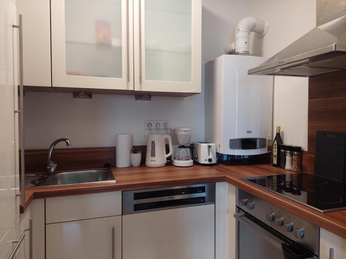 Appartamento Balcony Apartment, 5 Min Walk To First District